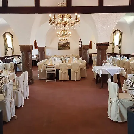 Schlosstaverne 호텔 *