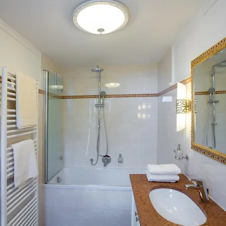 Schlosstaverne מלון