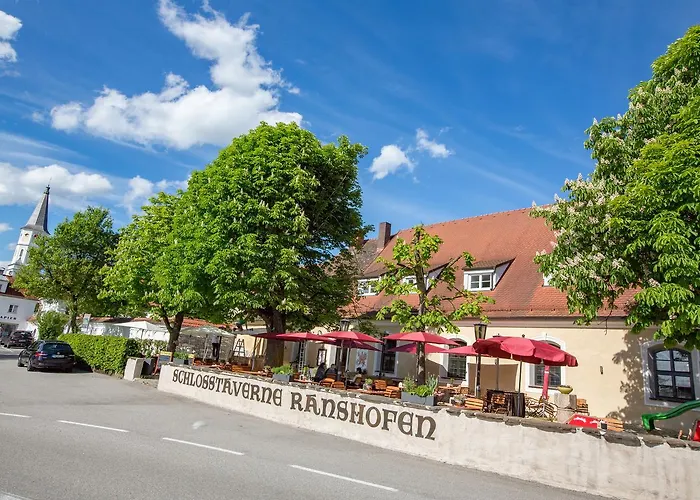 Schlosstaverne Hotel *